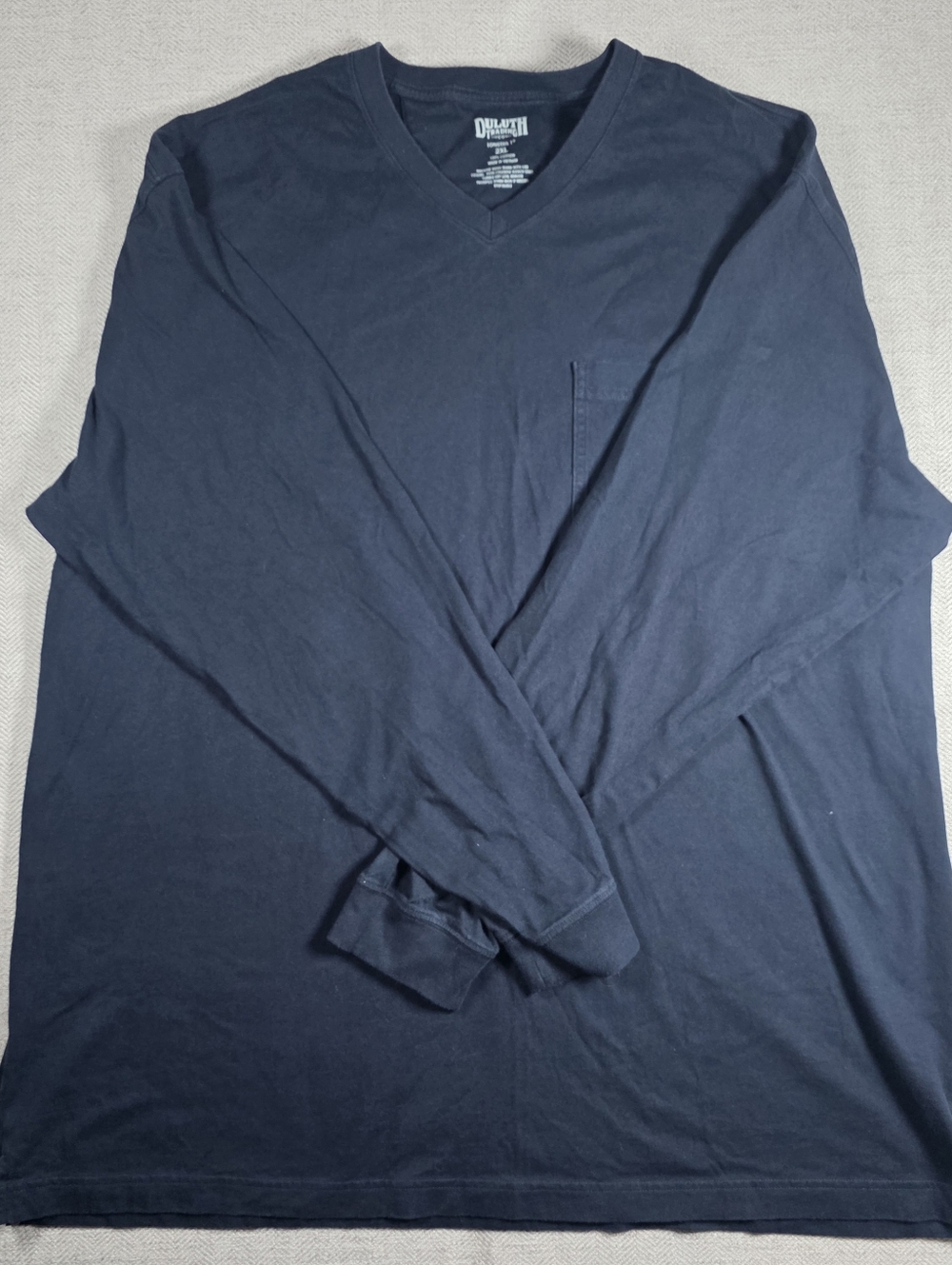 ​Duluth Trading Co. Longtail T Men's 2XL V-Neck T-Shirt Navy Blue 100% Cotton
